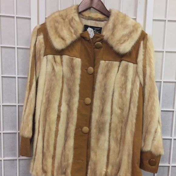 I.R. Fox,Woman, Genuine Fur Jacket,Size M,long sleeve, buttons,Internal lining.! - Picture 5 of 8